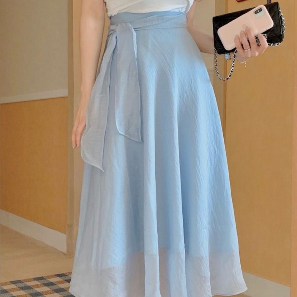 Chic Sky Blue Midi Skirt